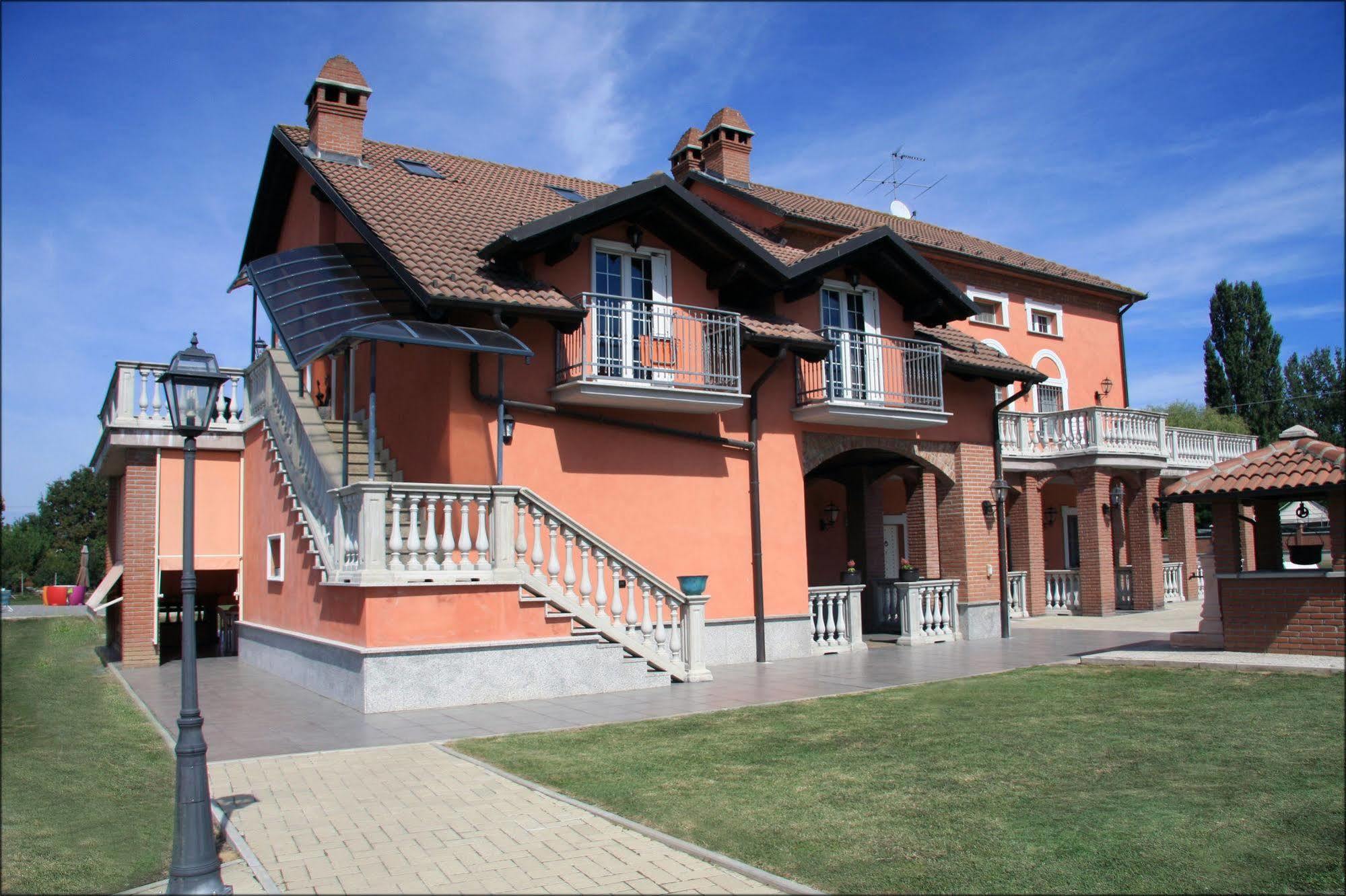 Villa Sassi Ac อาเลสซานเดรีย ภายนอก รูปภาพ